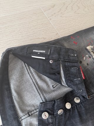 Jeans Dsquared2 Negros Desgastados. Talla 38