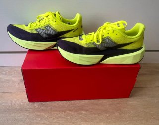 Zapatillas New Balance FuelCell Rebel v5 Mujer