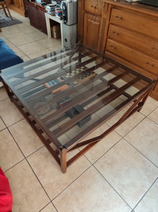 Mesa de centro de madera y cristal