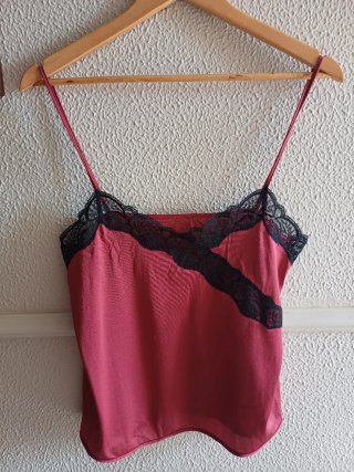 Top lencero con encaje negro talla 42