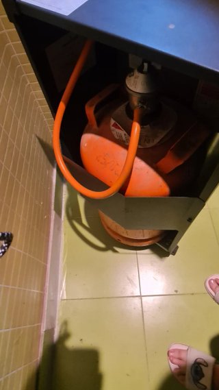 Estufa de gas negra y gris No incluye bombona buta