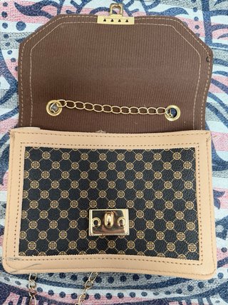Bolso pequeño beige y marrón