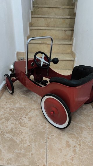 Coche de pedales clásico réplica de año 1938