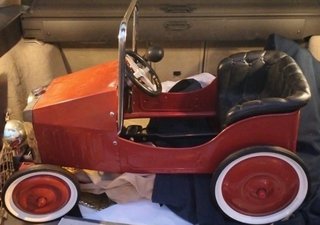 Coche de pedales clásico réplica de año 1938