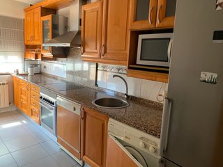 Alquiler 3 habitaciones chicas 3 baños anueblado