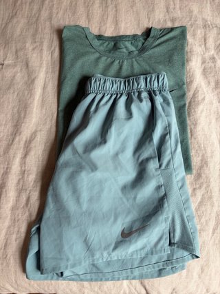 Conjunto Nike running verde y azul