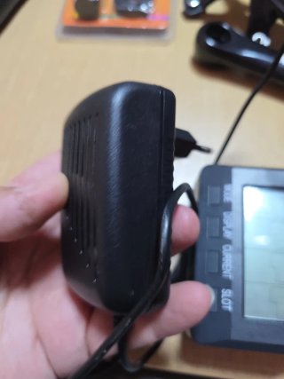 Cargador Opus BT-C3100 Comprobador Baterías