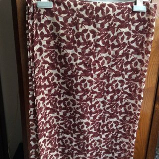 Pañuelo / foulard estampado hojas marrón y beige