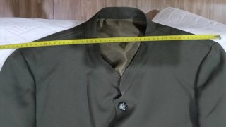 Traje de corto verde y rojo