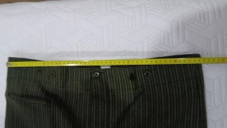 Traje de corto verde y rojo