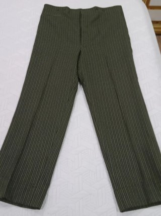 Traje de corto verde y rojo