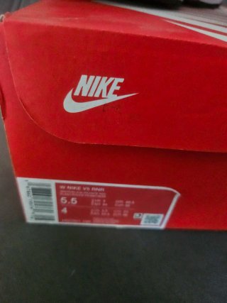 Zapatillas Nike Vomero 5 Plata y Blanco