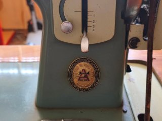 Máquina de coser Alfa Royale