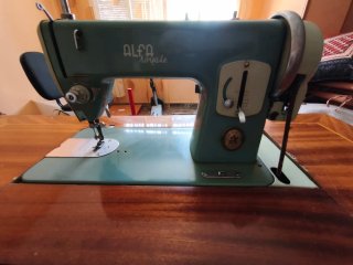 Máquina de coser Alfa Royale