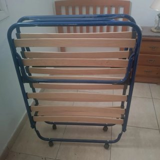 Cama Plegable Metálica y Madera Y colchon