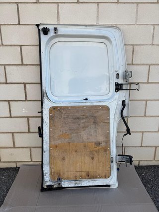 PUERTA TRASERA IZQUIERDA CERRADA RENAULT MASTER 2