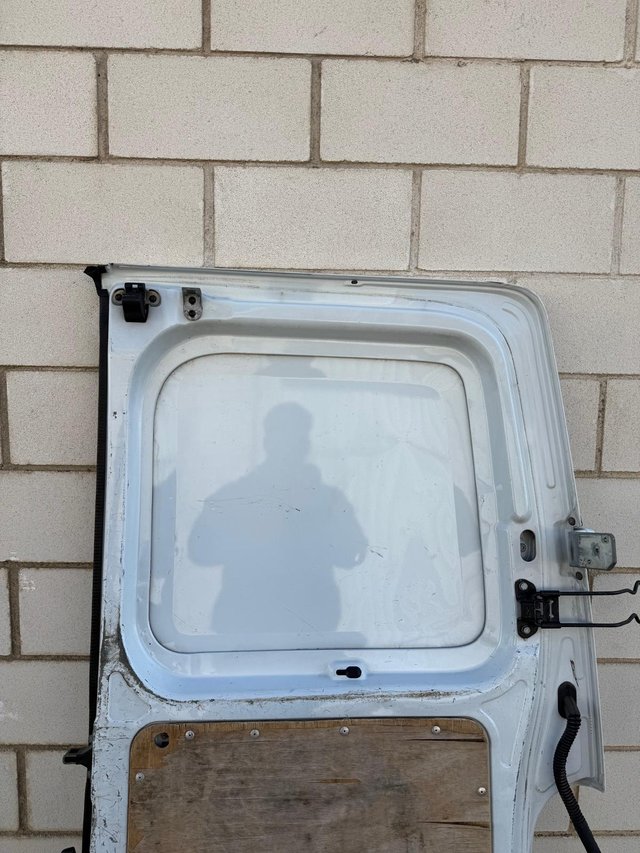 PUERTA TRASERA IZQUIERDA CERRADA RENAULT MASTER 2