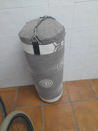 Saco de boxeo DOMYOS gris