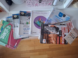 Libros 2°ESO Instituto Pintor Luis Saez(Bilingue)