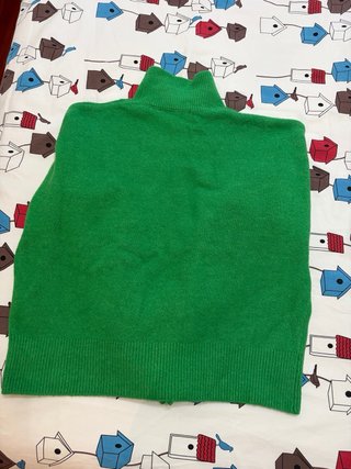Jersey verde cuello alto