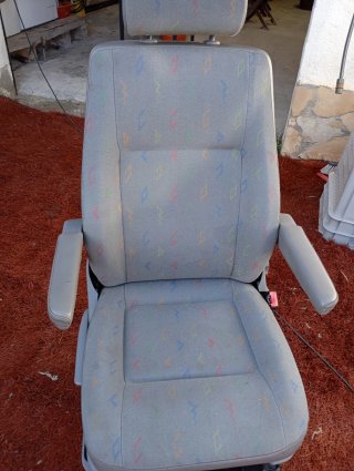 Asiento copiloto VW T5 ajustable solo en personas