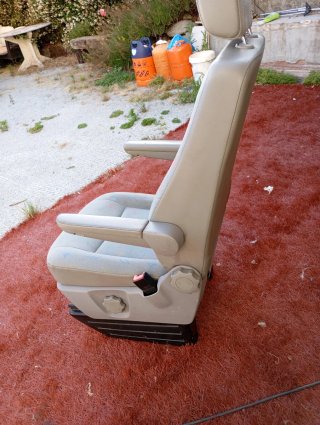 Asiento copiloto VW T5 ajustable solo en personas