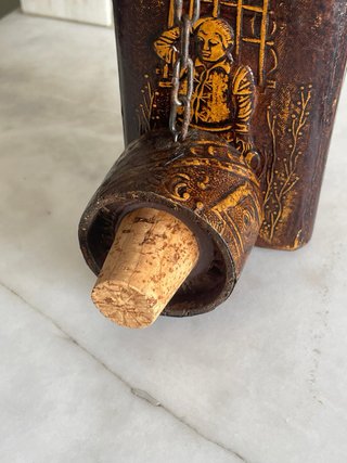 Garrafa Vintage Decantador de couro repujado