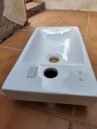 Lavabo de cerámica blanco