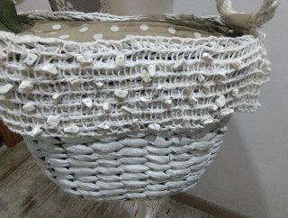 Bolso trenzado de rafia. Zara.