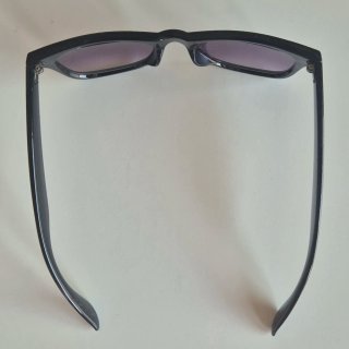Gafas de sol negras estilo Wayfarer