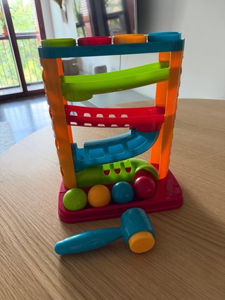 Juego de martillo y bolas para bebé