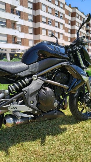 Kawasaki ER6N Negra