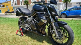 Kawasaki ER6N Negra