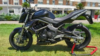 Kawasaki ER6N Negra