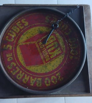 Lata Vintage Bouillon KUB París Metal años 50