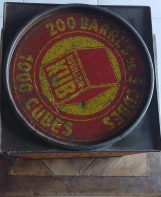 Lata Vintage Bouillon KUB París Metal años 50