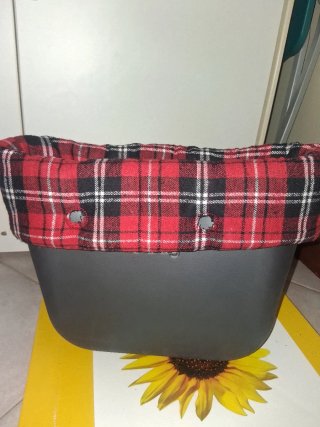Borsa O bag con inserto rosso e scozzese