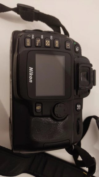 Cuerpo Nikon D50 + Cargador Original MH-18a