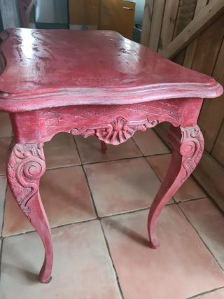 Mesa auxiliar antigua de madera