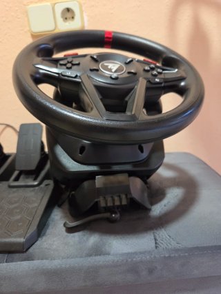 Volante Thrustmaster T128 con Pedales