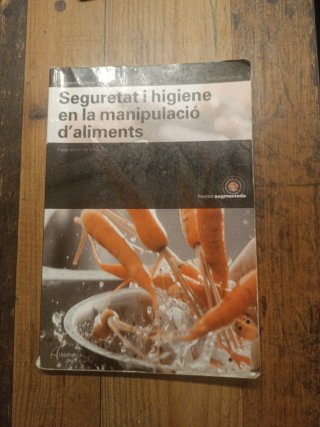 Libro grado medio hostelería y turismo