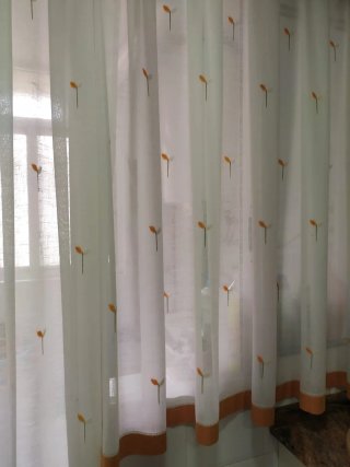 Cortina de cocina con estampado floral