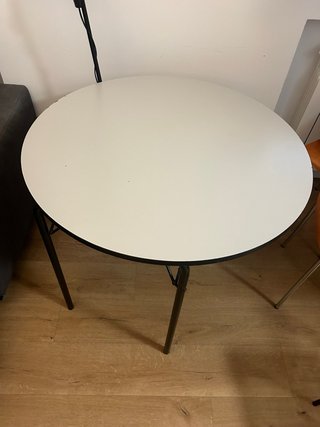 Mesa redonda blanca plegable patas negras