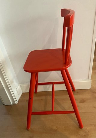 Sillas altas rojas AGAM para niños
