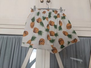 Short estampado piñas talla S fresquito original
