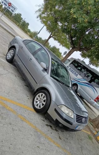Volkswagen Passat Gris