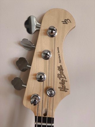 Bajo Jazz Bass