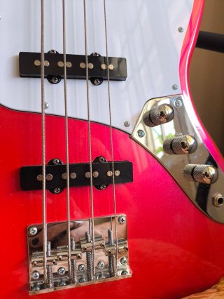 Bajo Jazz Bass