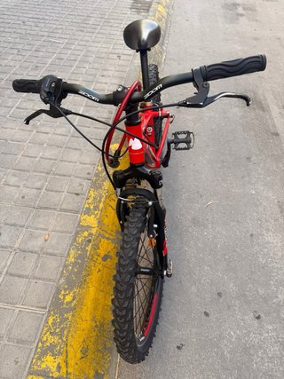 Bicicleta infantil roja MMR