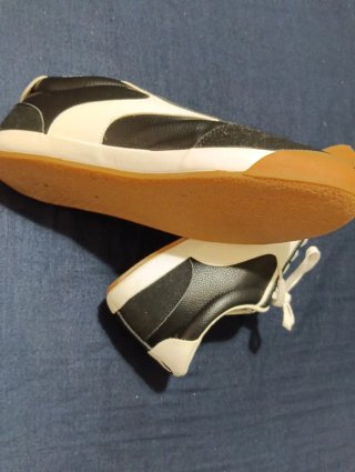 Zapatillas Mustang Talla 44 Negras y Blancas
